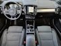 Volvo XC40 1.5 T5 Recharge Business Pro / Dealer Onderhouden / Trekhaak Wegklapbaar (1800KG) / Schuif- en Kantel Dak / Harman Kardon Audio / Stoel & Stuurverwarming / Elektrische Achterklep / Rondomzicht Camera / Adaptief Cruise Control /