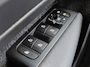 Volvo XC40 1.5 T5 Recharge Business Pro / Dealer Onderhouden / Trekhaak Wegklapbaar (1800KG) / Schuif- en Kantel Dak / Harman Kardon Audio / Stoel & Stuurverwarming / Elektrische Achterklep / Rondomzicht Camera / Adaptief Cruise Control /