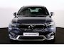 Volvo XC40 T4 Recharge Inscription Expression - Panoramisch schuif-/kanteldak - Harman Kardon Audio - FULL-LED koplampen - Verwarmbare voorstoelen - Verwarmbaar stuurwiel - Parkeersensoren voor/achter - Parkeercamera - 19' LMV - Trekhaak semi elektrisch inklapbaar