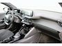 Peugeot e-208 EV GT Pack 50 kWh | Fase 3 laden | SOH 89,5% | Panoramadak | Navigatie | Camera | Stoelverwarming | NL auto | 1e Eigenaar |
