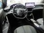 Peugeot 2008 1.2 Hybrid 145 Allure Tot 8 Jaar Garantie | Automaat | Carplay | Camera 360* Graden | Navigatie | Adaptieve Cruise Control | Dodehoekbewaking | PDC V+A | Origineel NL
