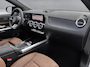 Mercedes-Benz GLA 250 e Business Solution AMG | Bruin Interieur | Night Pakket | Trekhaak | Panoramadak | MULTIBEAM LED koplampen | Apple CarPlay | Android Auto | Stoelverwarming | Sfeerverlichting | Sierdelen Lindehout Zwart | Elektrische Achterklep | Elektrisch Inklapbare Buitenspiegels | Achteruitrijcamera | Parkeersensoren