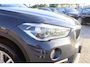 BMW X1 xDrive20i High Executive | 2e Eigenaar | Trekhaak | Cruise Control | Panoramadak | Electrische achterklep |