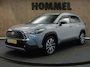 Toyota Corolla Cross Hybrid 140 Style - ORIGINEEL NEDERLANDSE AUTO - AFKOMSTIG VAN 1E EIGENAAR - PARKEERSENOREN VOOR/ ACHTER - THUISKOMER RESERVEWIEL - DODEHOEK DETECTIE - ELEKTRISCHE ACHTERKLEP - NAVIGATIE - CAMERA - CLIMATE CONTROL