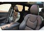 Volvo XC60 T6 340PK Plug-in hybrid AWD R-Design | Lighting | Trekhaak | 22'' | Harman/Kardon |