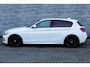 BMW 1-Serie 118i Edition M Sport Shadow Executive | Achteruitrijcamera | Parkeerassistent | Sportstoelen | LED Koplampen | Privacy Glas | Cruise Control | Lichtmetalen Velgen 18 inch | Navigatie Business