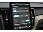 Volvo XC60 T6 Plug-in hybrid AWD Ultra Dark | Luchtvering | Trekhaak | Panoramisch Schuif-/Kanteldak | Verwarmbare voorstoelen en achterbank | Head up display | 360 graden camera | Google Navigatie | BLIS | Adaptieve Cruise Control | Keyless |