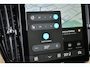 Volvo XC60 T6 Plug-in hybrid AWD Ultra Dark | Luchtvering | Trekhaak | Panoramisch Schuif-/Kanteldak | Verwarmbare voorstoelen en achterbank | Head up display | 360 graden camera | Google Navigatie | BLIS | Adaptieve Cruise Control | Keyless |