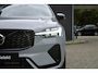 Volvo XC60 T6 Plug-in hybrid AWD Ultra Dark | Luchtvering | Trekhaak | Panoramisch Schuif-/Kanteldak | Verwarmbare voorstoelen en achterbank | Head up display | 360 graden camera | Google Navigatie | BLIS | Adaptieve Cruise Control | Keyless |