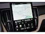 Volvo XC60 T6 Plug-in hybrid AWD Ultra Dark | Luchtvering | Trekhaak | Panoramisch Schuif-/Kanteldak | Verwarmbare voorstoelen en achterbank | Head up display | 360 graden camera | Google Navigatie | BLIS | Adaptieve Cruise Control | Keyless |