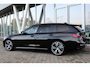 BMW 3-Serie Touring (G21) 330e 292PK XDRIVE M-SPORT SHADOW LINE Panodak | 95% SOH | Navi | Comfort Access | Laser Light | Memory | Sfeerverl. | Active Cruise | Head Up | 19 Inch Lm |