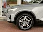 Volvo XC40 2.0 B4 Plus Dark | Navigatie | Pilot assist | Harman-kardon | Panoramadak | 360 camera | Leer | Full LED | DAB+ | NL auto!! |