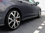 Volkswagen Golf 2.0 TSI GTI 245pk DSG | Panoramadak | Stoel- & Stuurverwarming | LED Matrix | Keyless | Camera | App-Connect | Lichtmetalen velgen |