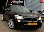 BMW X1 SDrive20i High Executive AUTOMAAT M-PAKKET/PANO/LEDER/XENON | KEURIGE AUTO !