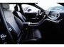 Mercedes-Benz C-klasse Estate 200 AMG Line | 204 PK | Panoramadak | Leder | 360°-camera | Massage stoelen | Mercedes-Benz C-Klasse Estate 200 AMG Line 204 PK met een 1.5-liter viercilinder benzinemotor met mild-hybride ondersteuning, lederen bekleding, elektrisch panoramadak, verwarmde en geventile