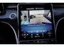 Mercedes-Benz C-klasse Estate 200 AMG Line | 204 PK | Panoramadak | Leder | 360°-camera | Massage stoelen | Mercedes-Benz C-Klasse Estate 200 AMG Line 204 PK met een 1.5-liter viercilinder benzinemotor met mild-hybride ondersteuning, lederen bekleding, elektrisch panoramadak, verwarmde en geventile