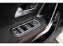 Mercedes-Benz CLA 180 AMG Line | Sfeerverlichting | 19 Inch | Trekhaak | Camera | Apple Carplay / Android Auto