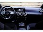 Mercedes-Benz CLA 180 AMG Line | Sfeerverlichting | 19 Inch | Trekhaak | Camera | Apple Carplay / Android Auto