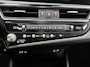 Lexus ES 300h Business Line | BTW voertuig | Elektrisch schuif-/kanteldak | Blindspot monitor | Lederen bekleding | Elektrisch verstelbare bestuurdersstoel | Stoelverwarming | Apple CarPlay/Android Auto | Cruise Control