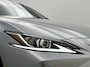 Lexus ES 300h Business Line | BTW voertuig | Elektrisch schuif-/kanteldak | Blindspot monitor | Lederen bekleding | Elektrisch verstelbare bestuurdersstoel | Stoelverwarming | Apple CarPlay/Android Auto | Cruise Control