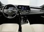 Lexus ES 300h Business Line | BTW voertuig | Elektrisch schuif-/kanteldak | Blindspot monitor | Lederen bekleding | Elektrisch verstelbare bestuurdersstoel | Stoelverwarming | Apple CarPlay/Android Auto | Cruise Control