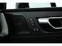 Volvo XC60 2.0 T8 Plug-in hybrid AWD Ultimate Dark | Long Range | Trekhaak | 22 inch | Head-up | Pano-dak |