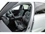 Volvo XC60 2.0 T8 Plug-in hybrid AWD Ultimate Dark | Long Range | Trekhaak | 22 inch | Head-up | Pano-dak |