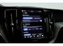 Volvo XC60 2.0 T8 Plug-in hybrid AWD Ultimate Dark | Long Range | Trekhaak | 22 inch | Head-up | Pano-dak |