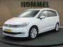 Volkswagen Touran 1.5 TSI Highline - AIRCO (AUTOMATISCH) - BLUETOOTH TELEFOONVOORBEREIDING - ALCANTARA BEKLEDING - PARKEERSENSOREN VOOR EN ACHTER - APPLE CARPLAY/ANDROID AUTO - CRUISE CONTROL ADAPTIEF - LED KOPLAMPEN