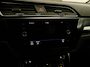 Volkswagen Touran 1.5 TSI Highline - AIRCO (AUTOMATISCH) - BLUETOOTH TELEFOONVOORBEREIDING - ALCANTARA BEKLEDING - PARKEERSENSOREN VOOR EN ACHTER - APPLE CARPLAY/ANDROID AUTO - CRUISE CONTROL ADAPTIEF - LED KOPLAMPEN