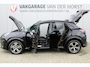 Ford Puma 1.0-125pk EcoBoost Hybrid ST-Line X. Alweer zo'n mooie uiterst complete Ford Puma met slechts 7.400km èn fabr. garantie t/m 10-12-2029 ! Autm. airco, LED verlichting, navigatie, telefoonvoorb., bestuurders assistent pakket, winterpakket etc., etc