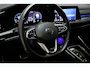 Volkswagen Golf 1.5 eTSI R-Line Business | PANORAMADAK | STUURVERWARMING | DAB | APPLE | CAMERA | TREKHAAK | 18"