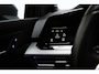 Volkswagen Golf 1.5 eTSI R-Line Business | PANORAMADAK | STUURVERWARMING | DAB | APPLE | CAMERA | TREKHAAK | 18"