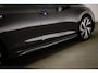 Volkswagen Golf 1.5 eTSI R-Line Business | PANORAMADAK | STUURVERWARMING | DAB | APPLE | CAMERA | TREKHAAK | 18"