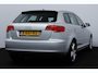 Audi A3 Sportback 2.0 TDI Attraction Pro Line Business/ 5-Drs/ Sportstoelen/ 17'' LMV/ Navi/ Clima/ Cruise/ Sportstuur/ Elek. pakket/ Isofix/ Radio-CD AUX/ Armsteun/ Mistl./ Dakspoiler/ Dakrails/ Chroom.