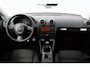 Audi A3 Sportback 2.0 TDI Attraction Pro Line Business/ 5-Drs/ Sportstoelen/ 17'' LMV/ Navi/ Clima/ Cruise/ Sportstuur/ Elek. pakket/ Isofix/ Radio-CD AUX/ Armsteun/ Mistl./ Dakspoiler/ Dakrails/ Chroom.