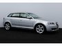 Audi A3 Sportback 2.0 TDI Attraction Pro Line Business/ 5-Drs/ Sportstoelen/ 17'' LMV/ Navi/ Clima/ Cruise/ Sportstuur/ Elek. pakket/ Isofix/ Radio-CD AUX/ Armsteun/ Mistl./ Dakspoiler/ Dakrails/ Chroom.