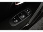 Renault Kadjar 1.2 TCe Zen/ DEALER ONDERHOUDEN!/ Trekhaak/ 17'' LMV/ Keyless/ Android Auto/ Extra getint glas/ Navi/ Clima/ Cruise/ Elek. pakket/ Isofix/ Bluetooth/ Armsteun/ Multi. LEDER. Stuur/ Mistl./ PDC/ Dakrails.