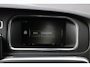Volvo V40 2.0 D2 R-Design/ D-Riem verv: 150.000 KM!/ Trekhaak/ Half Leder - Alcantara/ 16'' LMV/ Voorruitverw./ Stoelverw./ Navi/ Clima/ Cruise/ Elek. pakket/ Isofix/ Bluetooth/ Multi. LEDER. Stuur/ PDC/ Chroom.