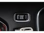 Volvo V40 2.0 D2 R-Design/ D-Riem verv: 150.000 KM!/ Trekhaak/ Half Leder - Alcantara/ 16'' LMV/ Voorruitverw./ Stoelverw./ Navi/ Clima/ Cruise/ Elek. pakket/ Isofix/ Bluetooth/ Multi. LEDER. Stuur/ PDC/ Chroom.