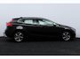 Volvo V40 2.0 D2 R-Design/ D-Riem verv: 150.000 KM!/ Trekhaak/ Half Leder - Alcantara/ 16'' LMV/ Voorruitverw./ Stoelverw./ Navi/ Clima/ Cruise/ Elek. pakket/ Isofix/ Bluetooth/ Multi. LEDER. Stuur/ PDC/ Chroom.