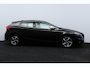 Volvo V40 2.0 D2 R-Design/ D-Riem verv: 150.000 KM!/ Trekhaak/ Half Leder - Alcantara/ 16'' LMV/ Voorruitverw./ Stoelverw./ Navi/ Clima/ Cruise/ Elek. pakket/ Isofix/ Bluetooth/ Multi. LEDER. Stuur/ PDC/ Chroom.