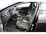 Volvo V40 2.0 D2 R-Design/ D-Riem verv: 150.000 KM!/ Trekhaak/ Half Leder - Alcantara/ 16'' LMV/ Voorruitverw./ Stoelverw./ Navi/ Clima/ Cruise/ Elek. pakket/ Isofix/ Bluetooth/ Multi. LEDER. Stuur/ PDC/ Chroom.