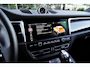 Porsche Macan 2.0 SportDesign Krijt Pano Luchtvering 18-weg NL-auto