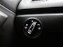 Volkswagen T-Roc 1.5 TSI Sport 150PK Panoramadak, Trekhaak, Elektrische Achterklep, 18" LM Velgen, Alarm, Parkeersensoren voor en achter