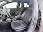 Mercedes-Benz A-klasse 180 Business Solution AMG Premium Plus /Panoramadak /Memory /Keyless /Night-Pakket