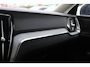 Volvo V60 T8 Recharge AWD Inscription | Stoelverwarming | Trekhaak | Parkeercamera | Panoramadak | H/K | BLIS | Pilot Assist | Keyless