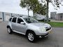 Dacia Duster 1.6-16V Lauréate 2wd 105 PK. Distributieriem vervangen bij 138.000 KM !!! Geen mooie auto maar technisch top en rijdt nieuw !!