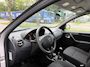 Dacia Duster 1.6-16V Lauréate 2wd 105 PK. Distributieriem vervangen bij 138.000 KM !!! Geen mooie auto maar technisch top en rijdt nieuw !!