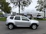 Dacia Duster 1.6-16V Lauréate 2wd 105 PK. Distributieriem vervangen bij 138.000 KM !!! Geen mooie auto maar technisch top en rijdt nieuw !!